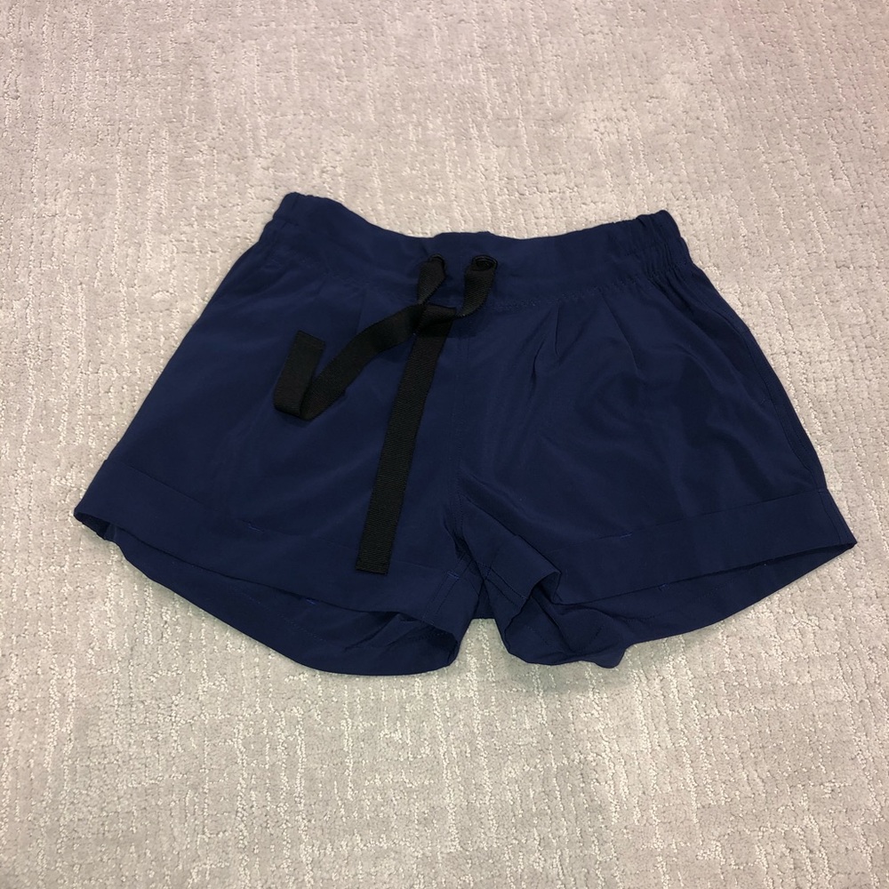 Lululemon shorts🤍